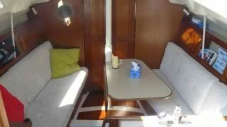 Hunter 30 Main Cabin 070